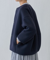 BEARDSLEY | 春先まで使えてハーフ丈でも満足のいくデザイン　ウシロプックリダンボールコート(その他アウター)