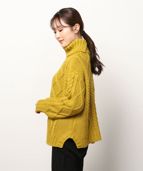 ALLUMER（アリュメール）の「[ALLUMER/アリュメール] ケーブル編み タートルネックニットプルオーバー（ニット/セーター・レディース・ブラック/サックスブルー/イエロー/アイボリー・1）」の8枚目の写真