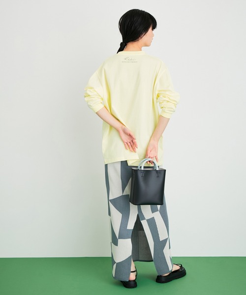 ADAM ET ROPE'（アダムエロペ）の「フォトグラファープリントT（Tシャツ/カットソー・レディース・イエロー/ホワイト/チャコールグレー・FREE）」の5枚目の写真