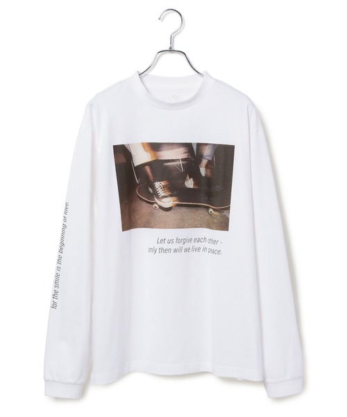 ADAM ET ROPE'（アダムエロペ）の「フォトグラファープリントT（Tシャツ/カットソー・レディース・イエロー/ホワイト/チャコールグレー・FREE）」の11枚目の写真