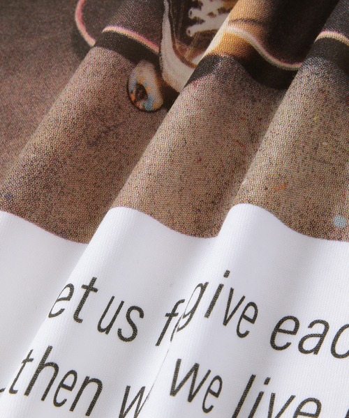 ADAM ET ROPE'（アダムエロペ）の「フォトグラファープリントT（Tシャツ/カットソー・レディース・イエロー/ホワイト/チャコールグレー・FREE）」の18枚目の写真