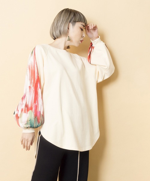 OSMOSIS（オズモーシス）の「切替スリーブプルオーバー（スウェット・レディース・ブラック/ベージュ/アイボリー・ONE SIZE）」の2枚目の写真