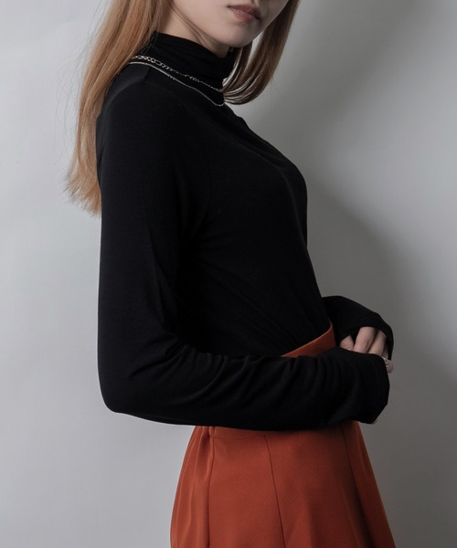 Adoon plain（アドーンプレーン）の「【インナー使いも！】スムースハイネックトップス（Tシャツ/カットソー・レディース・ホワイト/ブラック/ボルドー・FREE）」の7枚目の写真