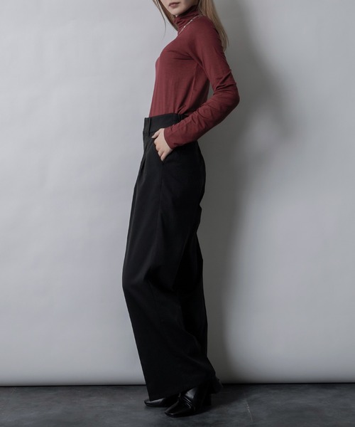 Adoon plain（アドーンプレーン）の「【インナー使いも！】スムースハイネックトップス（Tシャツ/カットソー・レディース・ホワイト/ブラック/ボルドー・FREE）」の17枚目の写真