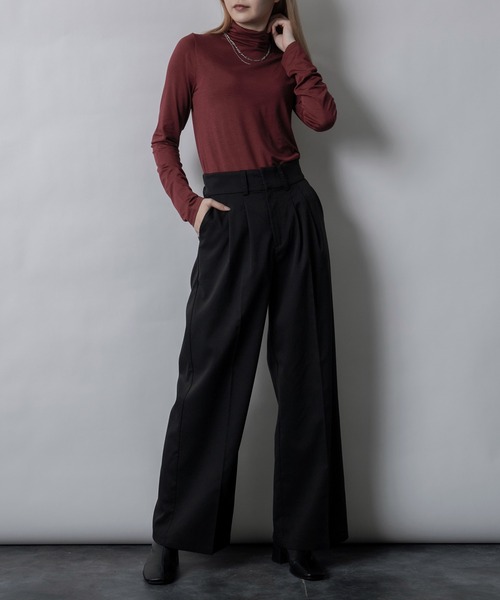 Adoon plain（アドーンプレーン）の「【インナー使いも！】スムースハイネックトップス（Tシャツ/カットソー・レディース・ホワイト/ブラック/ボルドー・FREE）」の16枚目の写真