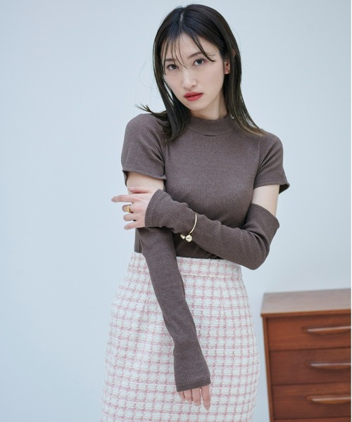 VIOLETTA(ヴィオレッタ)の「スリーブカットアウトリブトップス(Tシャツ/カットソー・レディース・ホワイト/ブラック/ブラウン・FREE)」の5枚目の写真