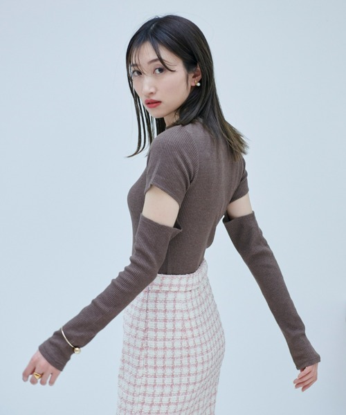 VIOLETTA(ヴィオレッタ)の「スリーブカットアウトリブトップス(Tシャツ/カットソー・レディース・ホワイト/ブラック/ブラウン・FREE)」の6枚目の写真