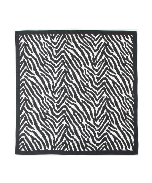 Julia Boutique（ジュリアブティック）の「90×90cmサイズ・ヴィンテージ風サテン生地スカーフ/100015（バンダナ/スカーフ・レディース・Q/D/L/G/A/F/N/I/B/J/O/E/M/C/K/P/H・ONE）」の16枚目の写真