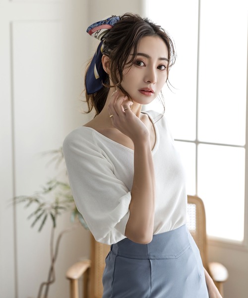 Julia Boutique（ジュリアブティック）の「90×90cmサイズ・ヴィンテージ風サテン生地スカーフ/100015（バンダナ/スカーフ・レディース・Q/D/L/G/A/F/N/I/B/J/O/E/M/C/K/P/H・ONE）」の22枚目の写真