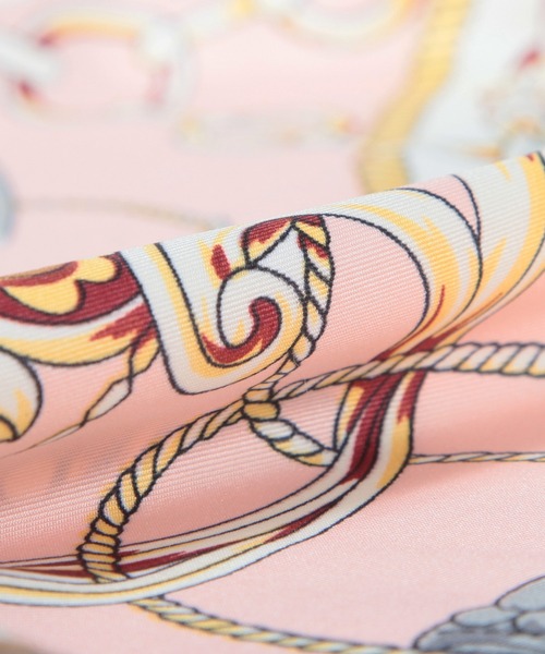 Julia Boutique（ジュリアブティック）の「90×90cmサイズ・ヴィンテージ風サテン生地スカーフ/100015（バンダナ/スカーフ・レディース・Q/D/L/G/A/F/N/I/B/J/O/E/M/C/K/P/H・ONE）」の18枚目の写真