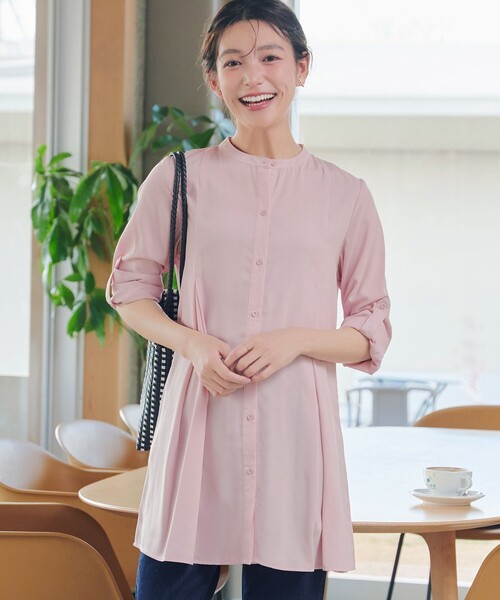 Tiaclasse(ティアクラッセ)の「バンドカラーシャツチュニックブラウス(シャツ/ブラウス・レディース・ネイビー/オフホワイト/サックスブルー/ブルー系その他/ホワイト系その他/ピンク/グリーン/ブラック・M/L)」の8枚目の写真