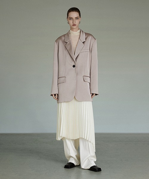 UNSPOKEN（アンスポクン）の「【UNSPOKEN】Asymmetry hem pleated skirt UC22B003（スカート・レディース・ホワイト・M/L/S）」の5枚目の写真