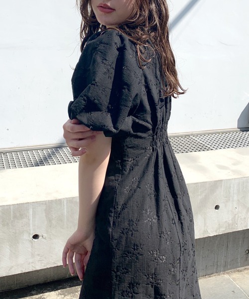 OLIVE des OLIVE（オリーブデオリーブ）の「【WEB限定カラー有】胸開きワンピース（ワンピース・レディース・オフホワイト/ブラック/ラベンダー/アイボリー/サックスブルー・FREE）」の16枚目の写真