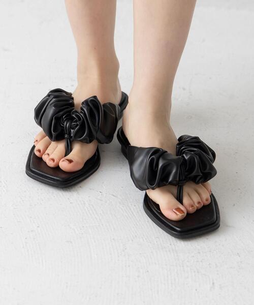 CITEN（シテン）の「＜CITEN＞シャーリングフラットサンダル（サンダル・レディース・オフホワイト/ブラック/ブラウン・S/M/L）」の4枚目の写真