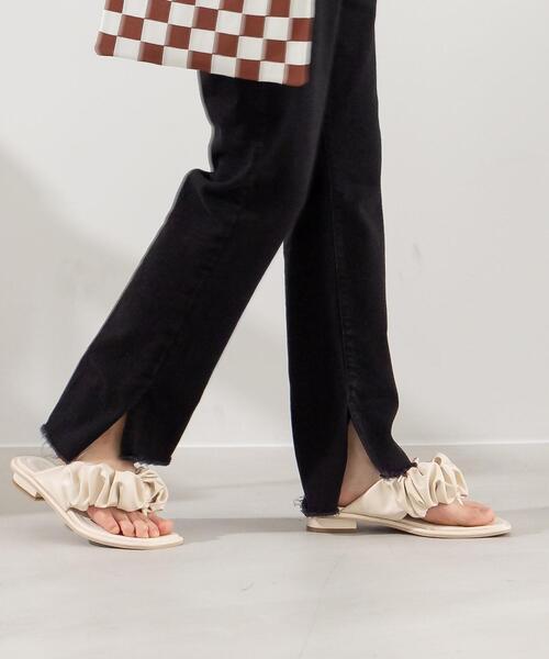 CITEN（シテン）の「＜CITEN＞シャーリングフラットサンダル（サンダル・レディース・オフホワイト/ブラック/ブラウン・S/M/L）」の6枚目の写真