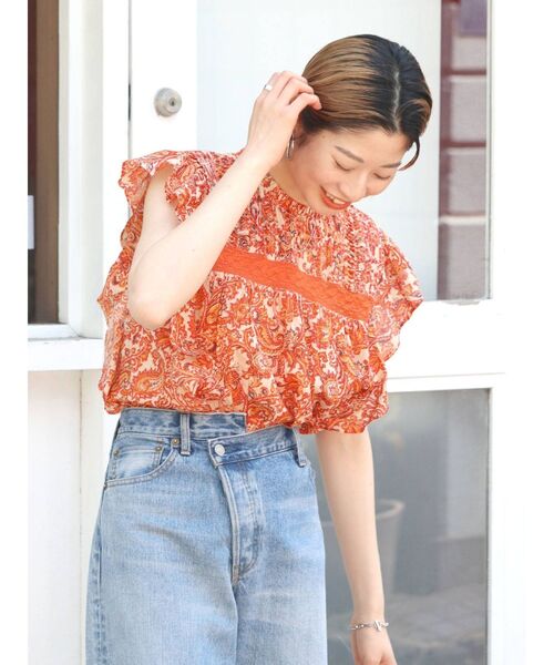 Ungrid（アングリッド）の「ペイズリーコットンノースリフリルブラウス（シャツ/ブラウス・レディース・レッド/ブルー/グリーン系その他・FREE）」の11枚目の写真