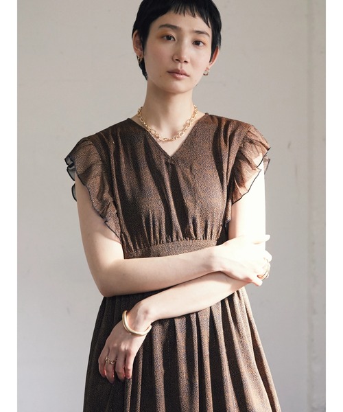 armonia(アルモニーア)の「armonia. 袖フリル柄ワンピース(ワンピース・レディース・ブラック/ベージュ/ネイビー・FREE)」の5枚目の写真