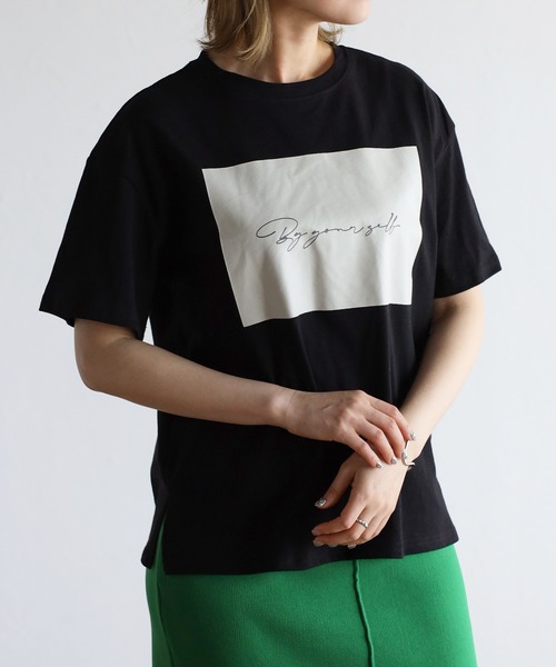 amini(アミニ)の「【2022 SS】ロゴプリントTシャツ(Tシャツ/カットソー・レディース・ホワイト/チャコールグレー/ブラック/オレンジ/グリーン/イエロー・MEDIUM)」の1枚目の写真