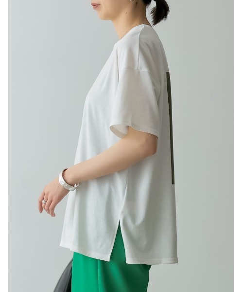 Re:EDIT(リエディ)の「バックプリントオーバーサイズTシャツ(Tシャツ/カットソー・レディース・ブラック/オフホワイト/グレイッシュベージュ・MEDIUM/LARGE)」の9枚目の写真