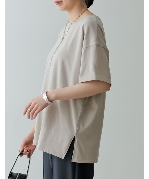 Re:EDIT(リエディ)の「バックプリントオーバーサイズTシャツ(Tシャツ/カットソー・レディース・ブラック/オフホワイト/グレイッシュベージュ・MEDIUM/LARGE)」の13枚目の写真