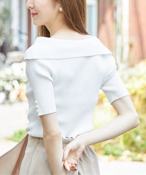 tocco closet（トッコ　クローゼット）の「袖口パール付きオフショル風切り替えデザインリブニットプルオーバー（ニット/セーター・レディース・ホワイト/グレー系その他・M）」の6枚目の写真