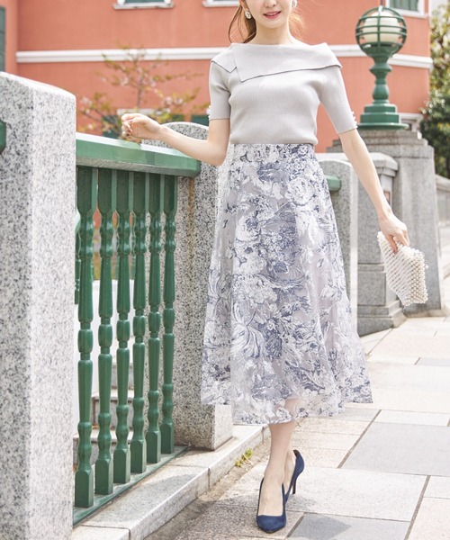 tocco closet（トッコ　クローゼット）の「袖口パール付きオフショル風切り替えデザインリブニットプルオーバー（ニット/セーター・レディース・ホワイト/グレー系その他・M）」の7枚目の写真