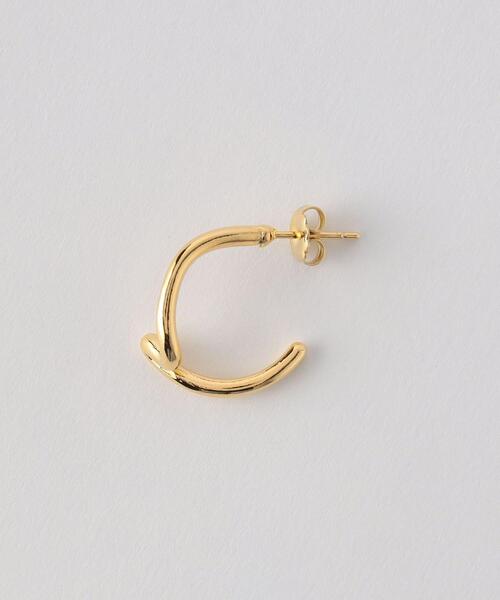 VELATTI（ヴェラッティ）の「＜VELATTI＞ウェーブ フープ ピアス（ピアス（両耳用）・レディース・ゴールド・FREE）」の2枚目の写真