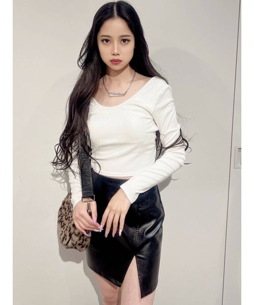 GYDA（ジェイダ）の「カップ付き バッククロステレコロンT（Tシャツ/カットソー・レディース・ブラック/オフホワイト・FREE）」の5枚目の写真