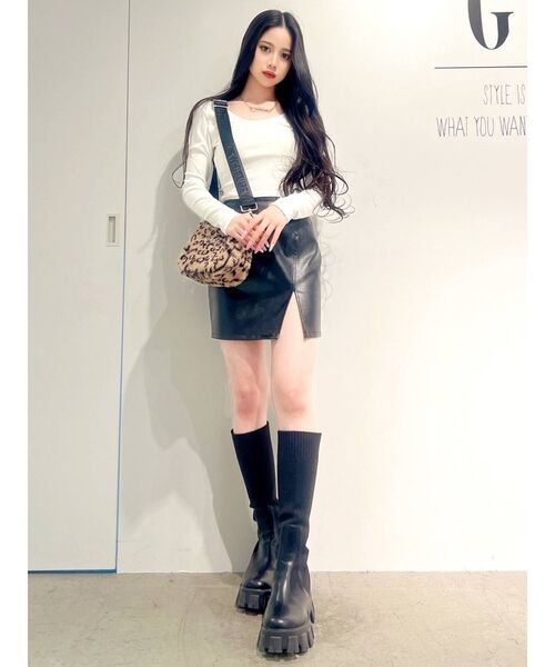 GYDA（ジェイダ）の「カップ付き バッククロステレコロンT（Tシャツ/カットソー・レディース・ブラック/オフホワイト・FREE）」の11枚目の写真