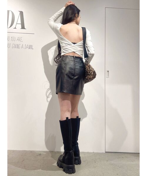 GYDA（ジェイダ）の「カップ付き バッククロステレコロンT（Tシャツ/カットソー・レディース・ブラック/オフホワイト・FREE）」の13枚目の写真