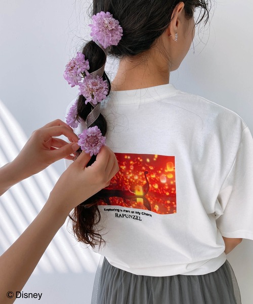 AS KNOW AS plus(アズノゥアズプラス)の「●Disney / アソートTシャツ 【Disney(ディズニー)】(Tシャツ/カットソー・レディース・スミクロ/サックスブルー/オレンジ/ベージュ/オートミール/オフホワイト/グリーン系/オレンジ系/ブラック系/ホワイト系/ブラック系1/アイボリー系1/サックスブルー系1/パープル系2/ホワイト系2/ライトグリーン系2/ブラック系2・FREE)」の1枚目の写真