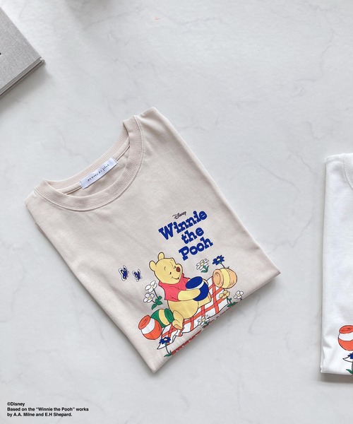 AS KNOW AS plus(アズノゥアズプラス)の「●Disney / アソートTシャツ 【Disney(ディズニー)】(Tシャツ/カットソー・レディース・スミクロ/サックスブルー/オレンジ/ベージュ/オートミール/オフホワイト/グリーン系/オレンジ系/ブラック系/ホワイト系/ブラック系1/アイボリー系1/サックスブルー系1/パープル系2/ホワイト系2/ライトグリーン系2/ブラック系2・FREE)」の8枚目の写真