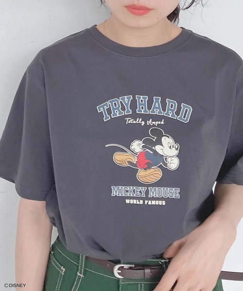 AS KNOW AS plus(アズノゥアズプラス)の「●Disney / アソートTシャツ 【Disney(ディズニー)】(Tシャツ/カットソー・レディース・スミクロ/サックスブルー/オレンジ/ベージュ/オートミール/オフホワイト/グリーン系/オレンジ系/ブラック系/ホワイト系/ブラック系1/アイボリー系1/サックスブルー系1/パープル系2/ホワイト系2/ライトグリーン系2/ブラック系2・FREE)」の4枚目の写真