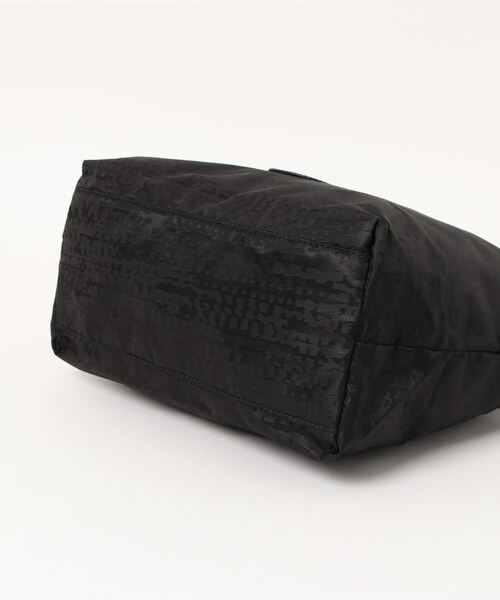 kipling（キプリング）の「【kipling】キプリング　Elevated Jacquard　KALA MINI　ハンドバッグ（ハンドバッグ・レディース・ブラック・FREE）」の3枚目の写真