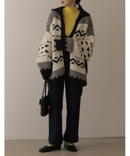 Re:EDIT（リエディ）の「[2022A/W COLLECTION]センターラインスクエアトゥフラットパンプス（パンプス・レディース・ブラック/レッド/アイボリー/グレイッシュベージュ・SMALL/MEDIUM/LARGE/X-LARGE）」の5枚目の写真