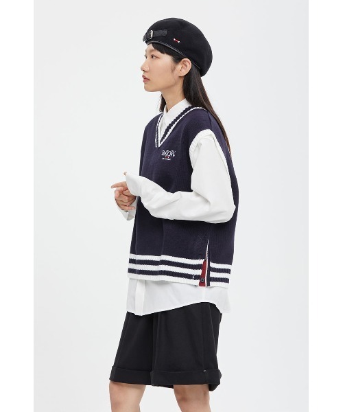 ROMANTIC CROWN（ロマンティッククラウン）の「A'GEM/9 × .kom『ROMANTIC CROWN/ロマンティッククラウン』SIDE BUTTON WIDE VEST/サイドボタン ワイドベスト（ベスト・レディース・ライトグレー/ネイビー・M/L）」の5枚目の写真