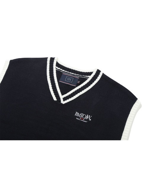 ROMANTIC CROWN（ロマンティッククラウン）の「A'GEM/9 × .kom『ROMANTIC CROWN/ロマンティッククラウン』SIDE BUTTON WIDE VEST/サイドボタン ワイドベスト（ベスト・レディース・ライトグレー/ネイビー・M/L）」の6枚目の写真