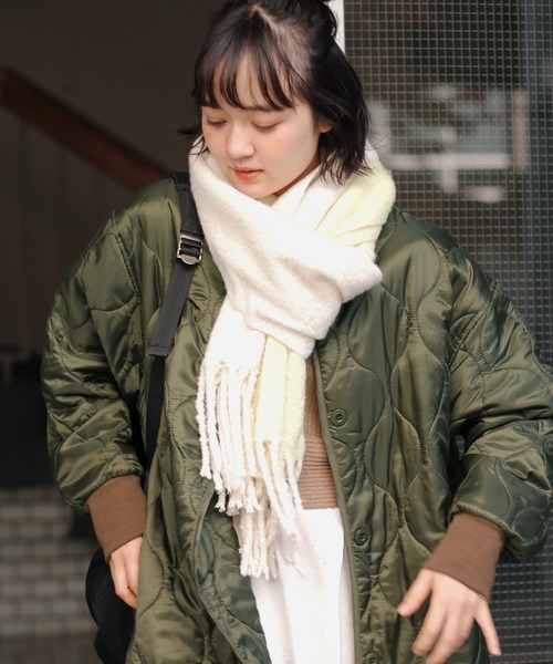 Crisp(クリスプ)の「リサイクルループマフラー(マフラー・レディース・イエロー/グレー・FREE)」の20枚目の写真