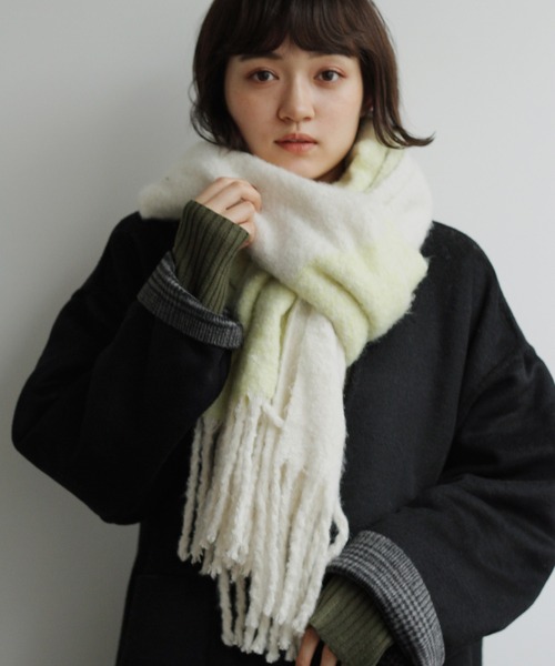 Crisp(クリスプ)の「リサイクルループマフラー(マフラー・レディース・イエロー/グレー・FREE)」の22枚目の写真