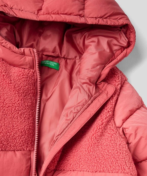 BENETTON (UNITED COLORS OF BENETTON)（ベネトンユナイテッドカラーズオブベネトン）の「キッズフード付きボア中綿ジャケットG（その他アウター・キッズ・ブラック/ピンク・SMALL/MEDIUM/LARGE/X-LARGE/XX-LARGE）」の8枚目の写真