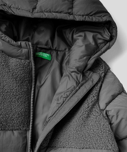 BENETTON (UNITED COLORS OF BENETTON)（ベネトンユナイテッドカラーズオブベネトン）の「キッズフード付きボア中綿ジャケットG（その他アウター・キッズ・ブラック/ピンク・SMALL/MEDIUM/LARGE/X-LARGE/XX-LARGE）」の6枚目の写真