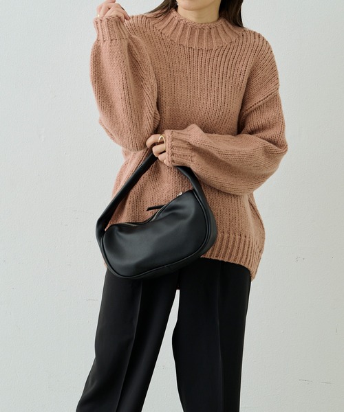 Shelly island（シェリーアイランド）の「【小さめなサイズ感でも収納力は抜群】ワンハンドルバッグ（ハンドバッグ・レディース・ブラック・FREE）」の5枚目の写真