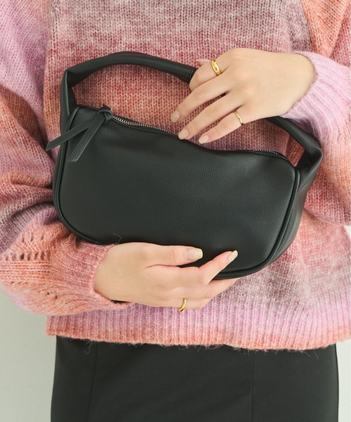 Shelly island（シェリーアイランド）の「【小さめなサイズ感でも収納力は抜群】ワンハンドルバッグ（ハンドバッグ・レディース・ブラック・FREE）」の2枚目の写真