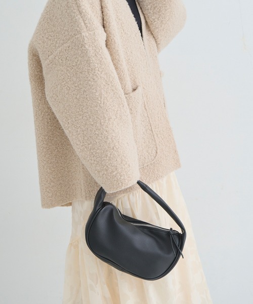 Shelly island（シェリーアイランド）の「【小さめなサイズ感でも収納力は抜群】ワンハンドルバッグ（ハンドバッグ・レディース・ブラック・FREE）」の9枚目の写真