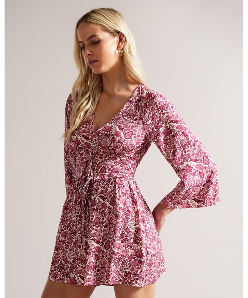 ☆Ted Baker☆ フラワープリントプリーツジャンプスーツ♪ Ted Baker（テッドベーカー）の「JENIAA フラワープリント