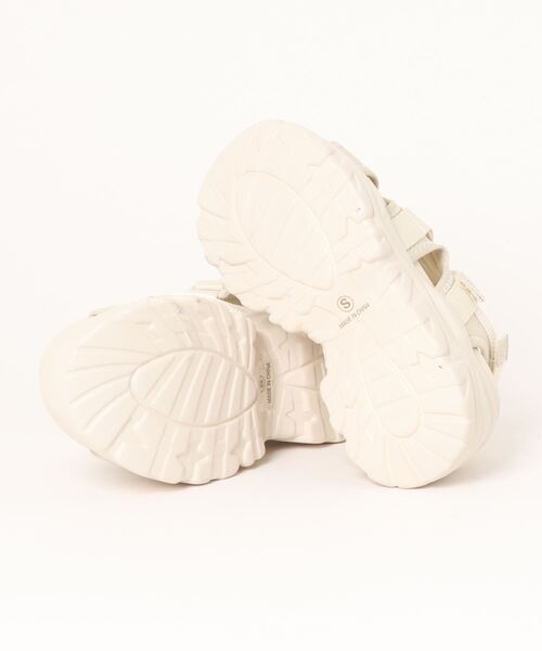 Shoes in Closet（シューズインクローゼット）の「軽量厚底 フットベッド ベルクロ スポーツサンダル 1842（サンダル・レディース・ブラック×ホワイト/アイボリー/ブラック×ブラック・LL/L/M/S）」の22枚目の写真
