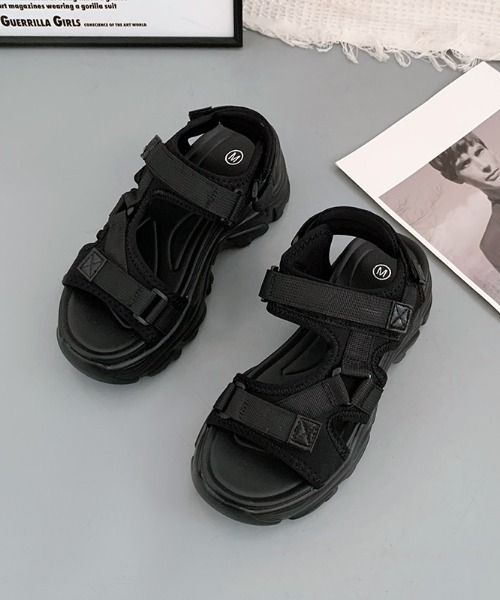 Shoes in Closet（シューズインクローゼット）の「軽量厚底 フットベッド ベルクロ スポーツサンダル 1842（サンダル・レディース・ブラック×ホワイト/アイボリー/ブラック×ブラック・LL/L/M/S）」の16枚目の写真