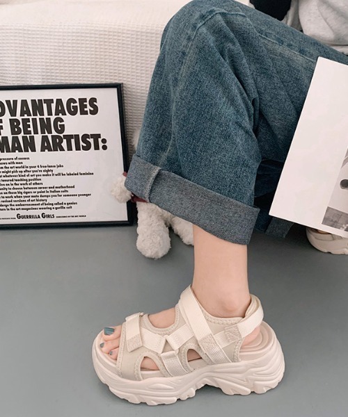 Shoes in Closet（シューズインクローゼット）の「軽量厚底 フットベッド ベルクロ スポーツサンダル 1842（サンダル・レディース・ブラック×ホワイト/アイボリー/ブラック×ブラック・LL/L/M/S）」の6枚目の写真
