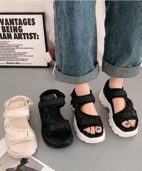 Shoes in Closet（シューズインクローゼット）の「軽量厚底 フットベッド ベルクロ スポーツサンダル 1842（サンダル・レディース・ブラック×ホワイト/アイボリー/ブラック×ブラック・LL/L/M/S）」の4枚目の写真