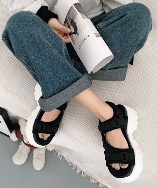 Shoes in Closet（シューズインクローゼット）の「軽量厚底 フットベッド ベルクロ スポーツサンダル 1842（サンダル・レディース・ブラック×ホワイト/アイボリー/ブラック×ブラック・LL/L/M/S）」の8枚目の写真